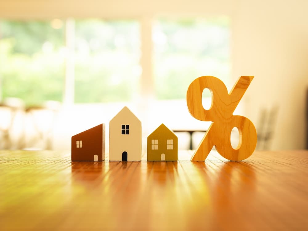 Percentage signs and house to denote mortgage rates